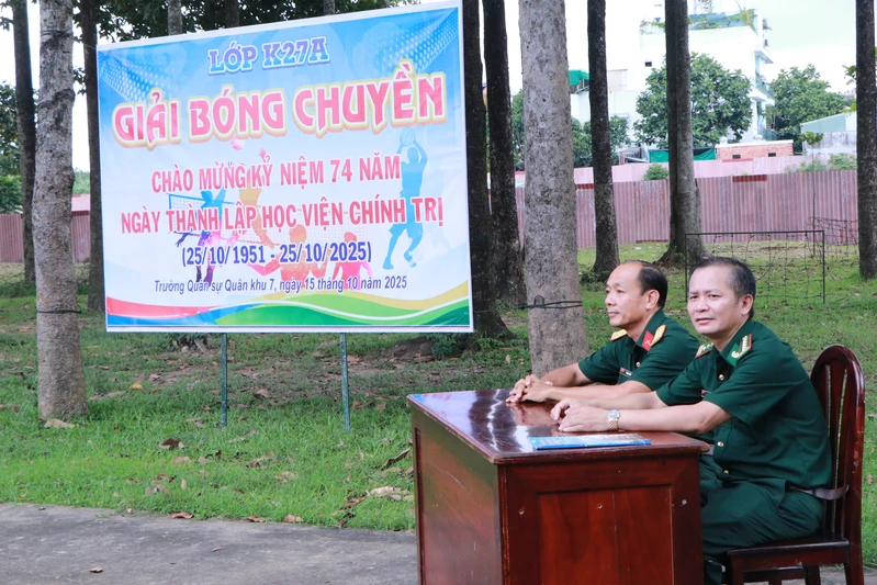 Lớp Học viện Chính trị, Trường Quân sự Quân khu 7 tổ chức giải thi đấu bóng chuyền