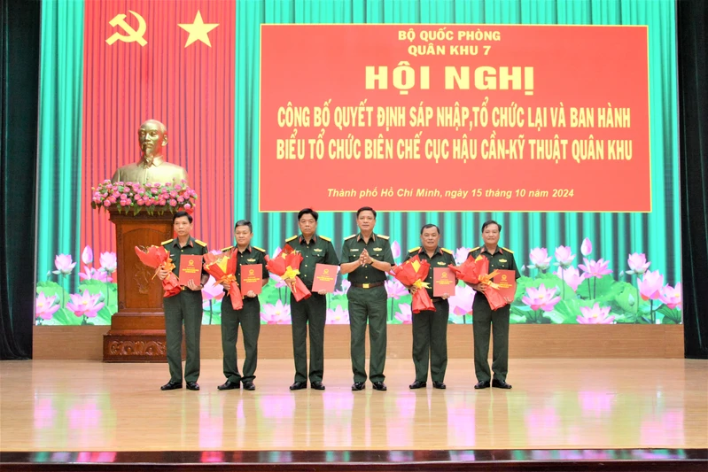 ĐẢNG ỦY, BAN CHỦ NHIỆM CỤC HẬU CẦN - KỸ THUẬT QUÂN KHU 7 KÍNH BÁO