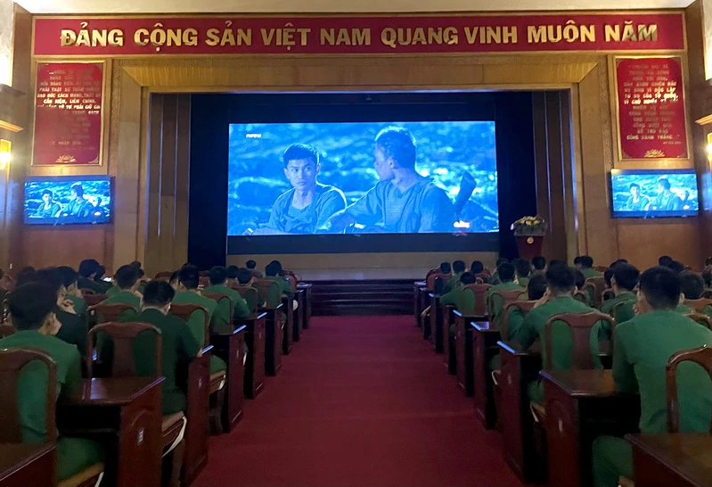 Bài học ý nghĩa về lòng yêu nước và tinh thần dân tộc qua bộ phim “Mưa đỏ”