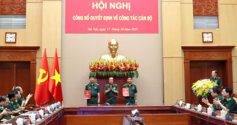 Trao quyết định bổ nhiệm lãnh đạo Bộ đội Biên phòng Thành phố Hồ Chí Minh