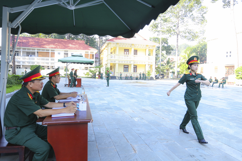 Cục Chính trị Quân khu 7 kiểm tra điều lệnh đội ngũ năm 2025
