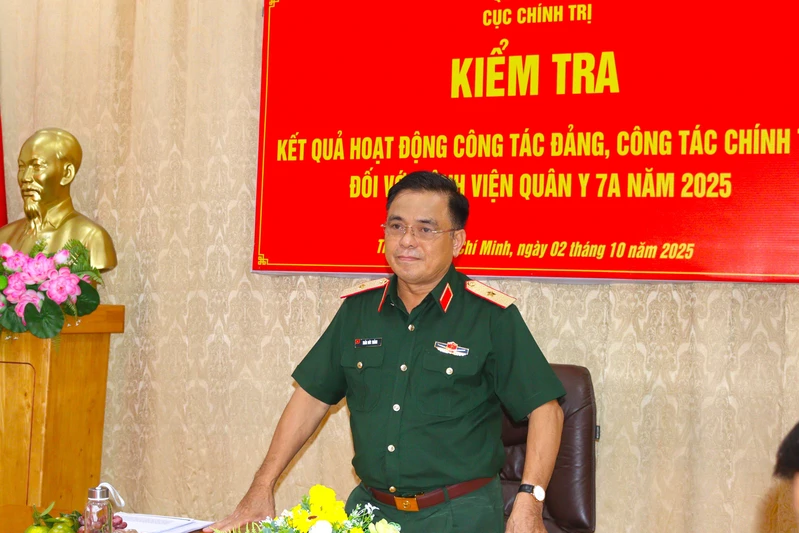 Thiếu tướng Trần Đức Thắng kiểm tra hoạt động công tác Đảng, công tác chính trị Bệnh viện Quân y 7A