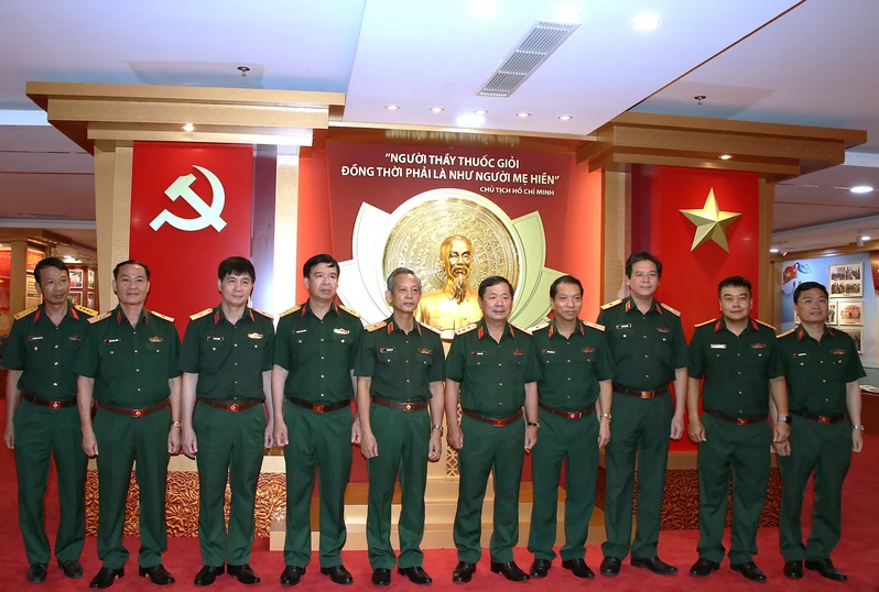 Bộ Quốc phòng kiểm tra công tác chuyển đổi số tại Bệnh viện Quân y 175