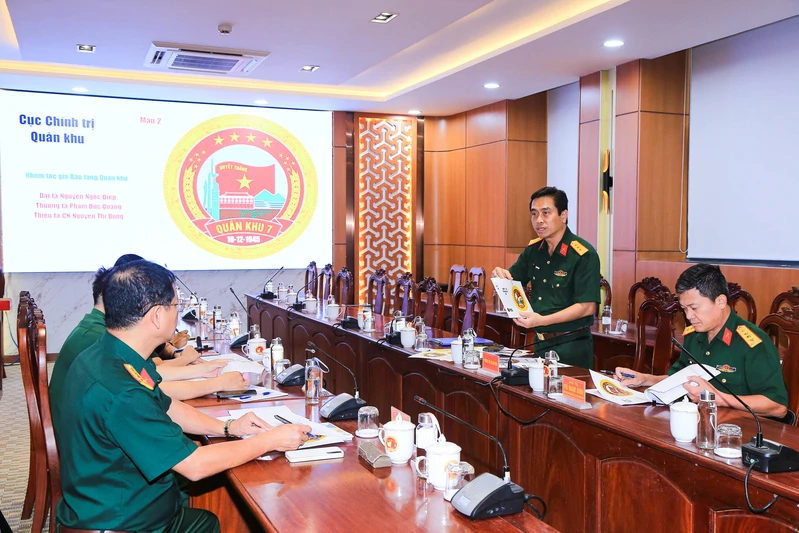 Thông qua kết quả cuộc thi sáng tác mẫu biểu trưng của Quân khu 7