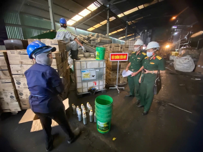 Phòng Thi hành án Quân khu 7 tiến hành tiêu hủy vật chứng