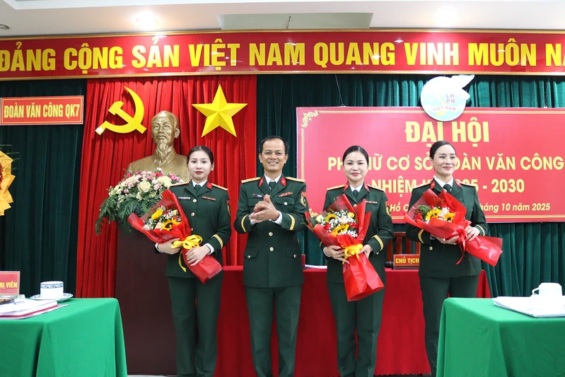 Đại hội Phụ nữ cơ sở Đoàn Văn công Quân khu nhiệm kỳ 2025 - 2030 thành công tốt đẹp