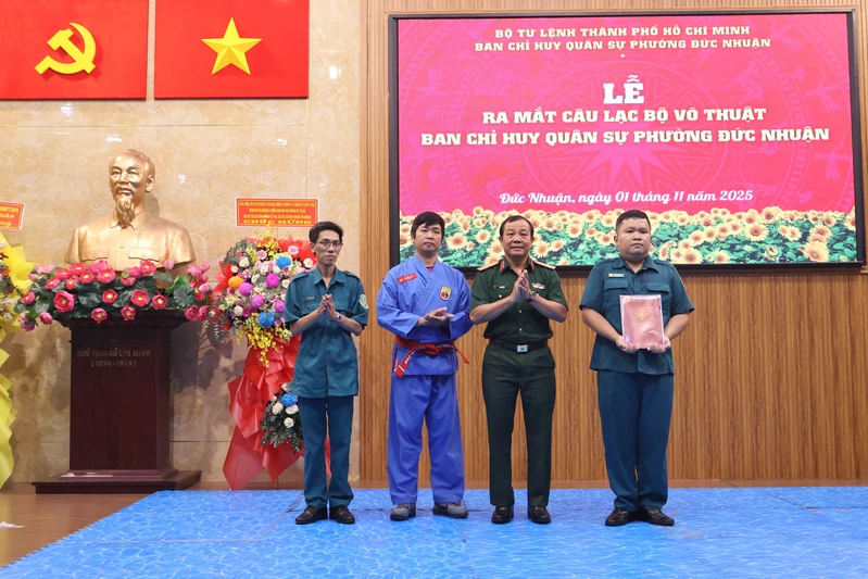 Ban CHQS phường Đức Nhuận ra mắt Câu lạc bộ Võ thuật