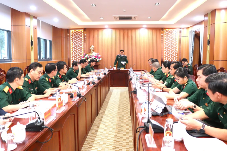 Họp Tiểu ban nội dung, tuyên truyền, trang trí khánh tiết lễ kỷ niệm 80 năm Ngày truyền thống lực lượng vũ trang Quân khu
