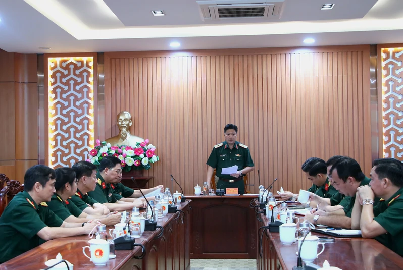 Thường vụ Đảng ủy Quân khu 7 gặp gỡ cán bộ chủ trì các công ty
