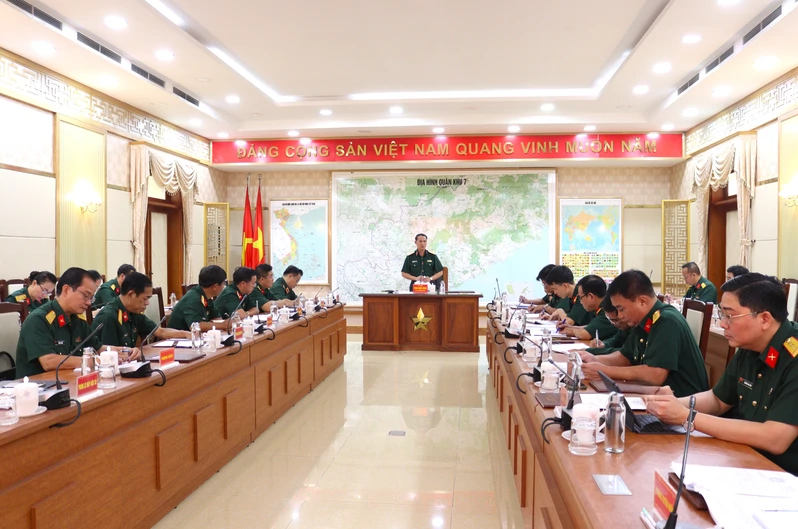 Thiếu tướng Trần Ngọc Minh, Phó Tư lệnh Quân khu kiểm tra hoạt động của Tiểu ban bảo đảm phục vụ lễ kỷ niệm 80 năm Ngày truyền thống Quân khu 7
