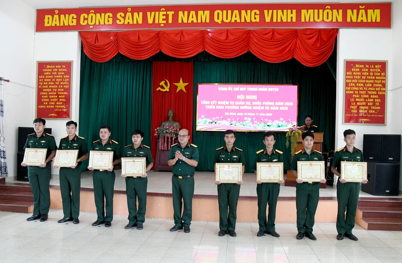 Trung đoàn 738 thực hiện tốt nhiệm vụ quân sự, quốc phòng năm 2025