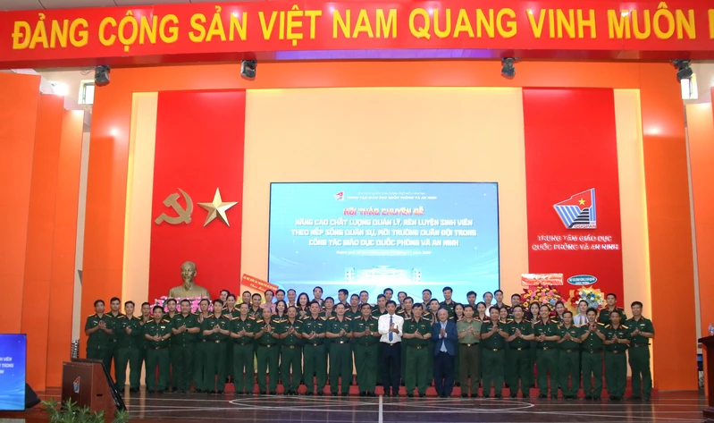 Nâng cao chất lượng quản lý, rèn luyện sinh viên theo nếp sống quân sự