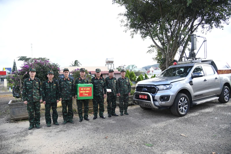 Lữ đoàn Thông tin 23 (Quân khu 7): Giữ vững mạch máu liên lạc trong tâm lũ