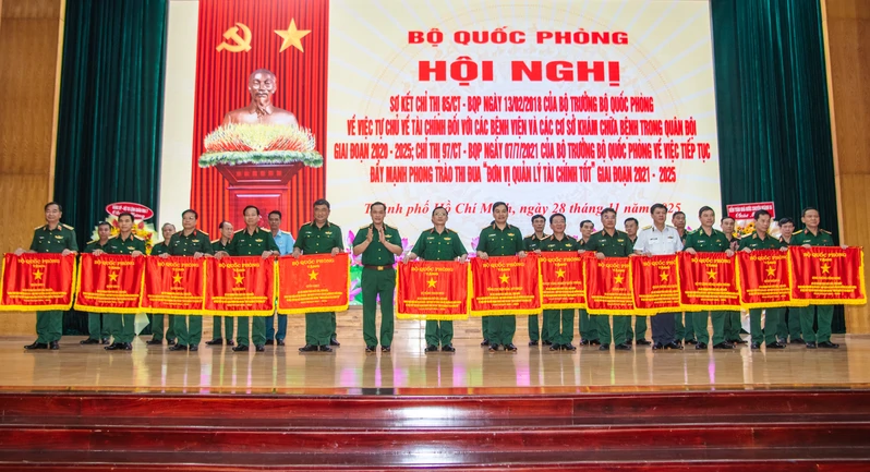 Bộ Quốc phòng sơ kết thực hiện Chỉ thị số 85/CT-BQP và Chỉ thị số 97/CT-BQP