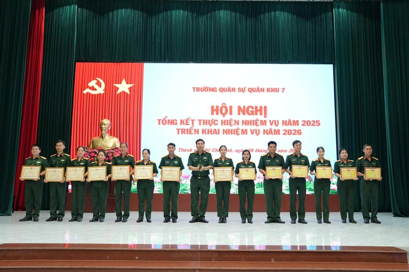 Trường Quân sự Quân khu 7 tổng kết nhiệm vụ năm 2025, triển khai nhiệm vụ năm 2026