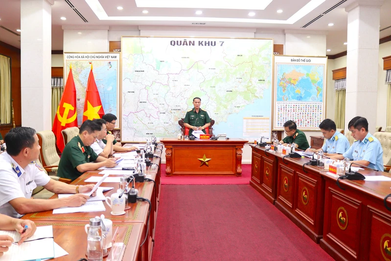 Quân khu 7 đánh giá kết quả công tác phối hợp thực hiện nhiệm vụ quân sự, quốc phòng gắn với phát triển kinh tế - xã hội trên địa bàn Thành phố Hồ Chí Minh
