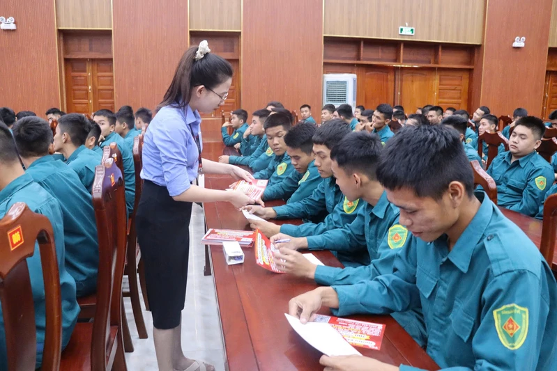 Ban Chỉ huy Phòng thủ khu vực 2- Phú Lợi tư vấn học nghề, giới thiệu việc làm cho chiến sĩ xuất ngũ
