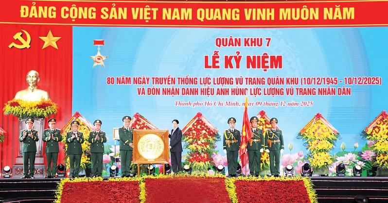 Tư lệnh Quân khu 7 gửi Thư khen cán bộ, chiến sĩ LLVT Quân khu 
