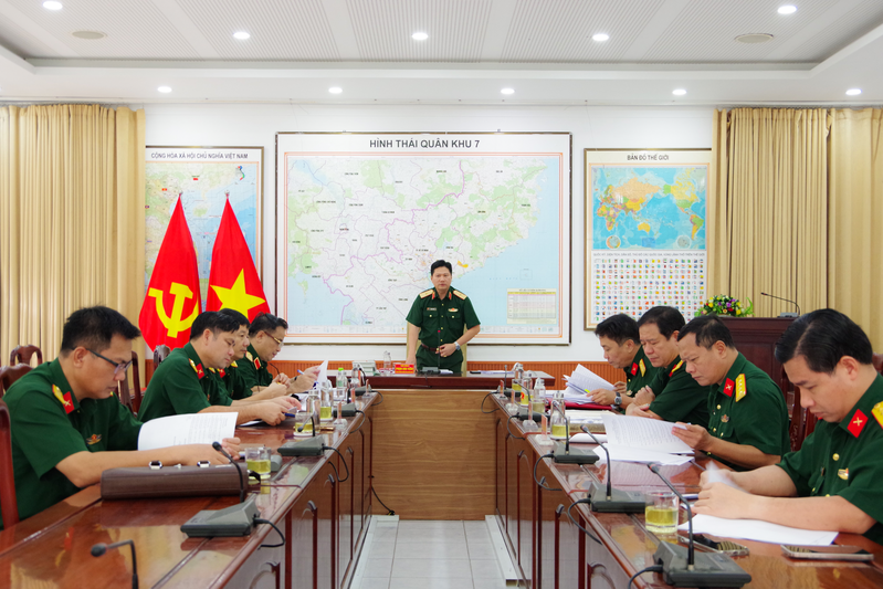 Cục Chính trị Quân khu 7 thẩm định kết quả bình xét thi đua của lực lượng vũ trang Quân khu năm 2025