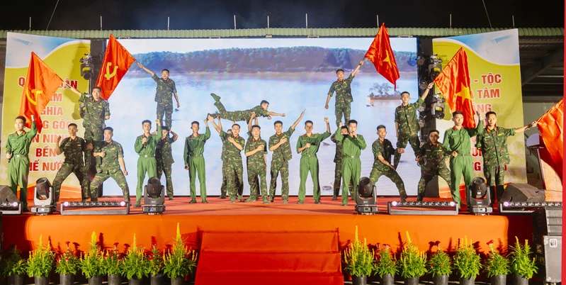 Bộ CHQS tỉnh Tây Ninh tổ chức chương trình giao lưu văn hóa, nghệ thuật với các dân tộc, tôn giáo trên địa bàn