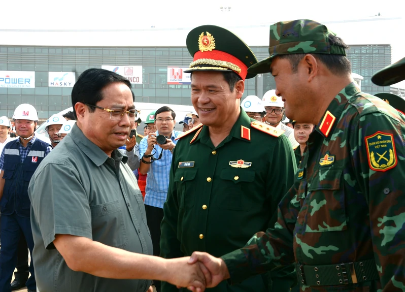 LLVT Quân khu 7 hỗ trợ chỉnh trang sân bay Long Thành, sẵn sàng cho bay thử nghiệm 