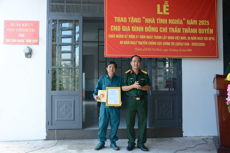 Cục Chính trị Quân khu 7 bàn giao “Nhà tình nghĩa” cho quân nhân có hoàn cảnh khó khăn