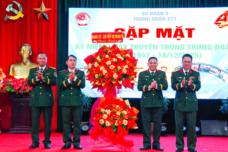 Trung đoàn 271 gặp mặt truyền thống nhân ngày kỷ niệm