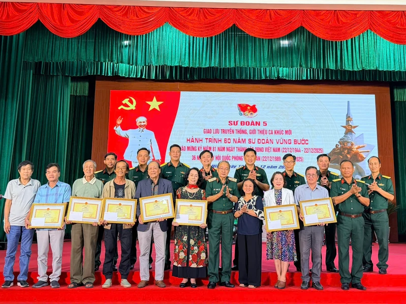 Sư đoàn 5 tổ chức giao lưu truyền thống, giới thiệu ca khúc mới