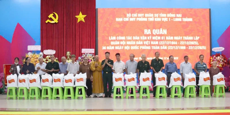 Ban Chỉ huy phòng thủ khu vực 1 - Long Thành ra quân làm công tác dân vận