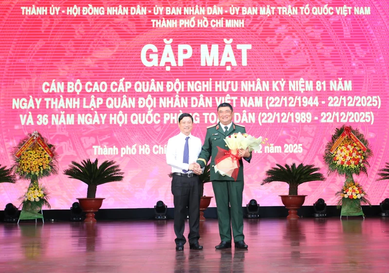 Thành phố Hồ Chí Minh gặp mặt, tri ân đội ngũ cán bộ cao cấp Quân đội