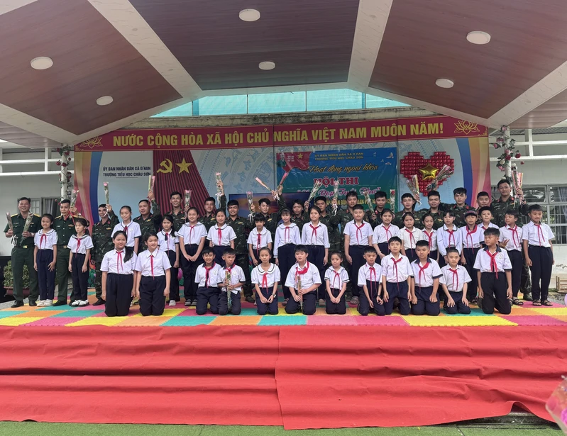 Lữ đoàn 25 phối hợp tổ chức Hội thi “Nét đẹp tuổi thơ”