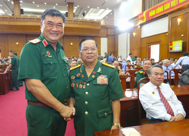 Đảng ủy, Bộ Tư lệnh Quân khu 7 gặp mặt cán bộ cao cấp nhân kỷ niệm 80 năm Ngày truyền thống LLVT Quân khu