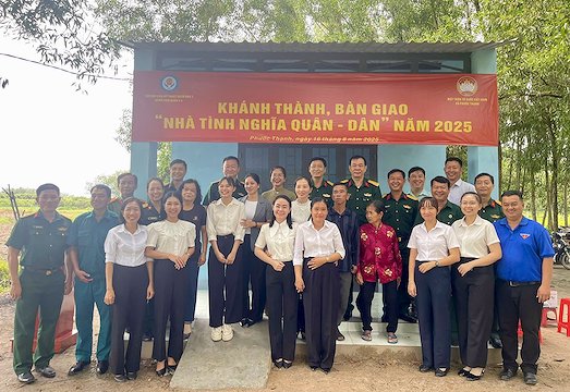 Bệnh viện Quân y 4 tặng Nhà tình nghĩa quân - dân tại tỉnh Tây Ninh