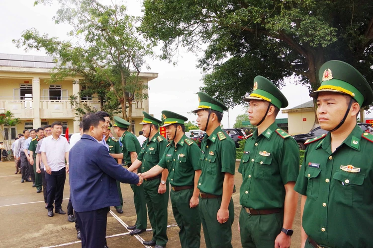 Bí thư Tỉnh ủy Lâm Đồng làm việc với lực lượng biên phòng tỉnh