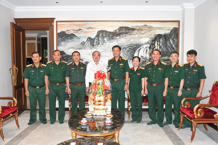 Thượng tướng Nguyễn Trường Thắng thăm các đồng chí nguyên lãnh đạo Bộ Quốc phòng