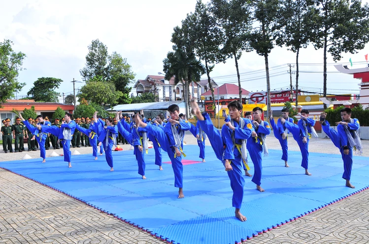 Ban Chỉ huy Phòng thủ khu vực 1 - Long Bình ra mắt Câu lạc bộ võ thuật