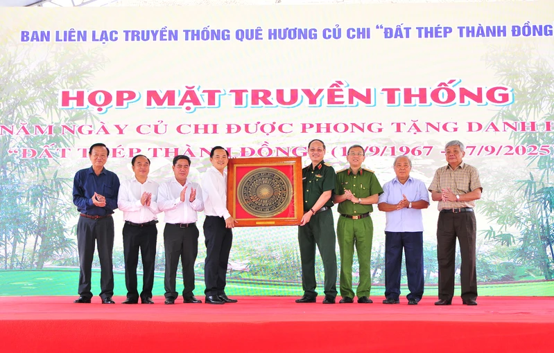 Kỷ niệm 58 năm ngày Củ Chi được phong tặng danh hiệu “Đất thép thành đồng”