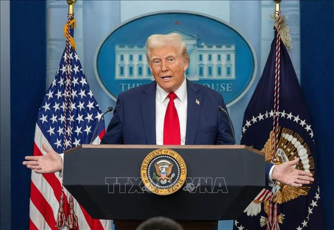 Chính sách khó đoán của Donald Trump khiến các tập đoàn đa quốc gia lo lắng