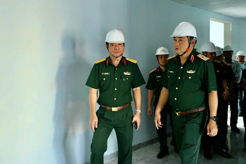 Bộ Tư lệnh Quân khu kiểm tra dự án xây dựng nhà công vụ Trường Quân sự Quân khu và nhà nghỉ vận động viên Trung tâm TDTT Quốc phòng II