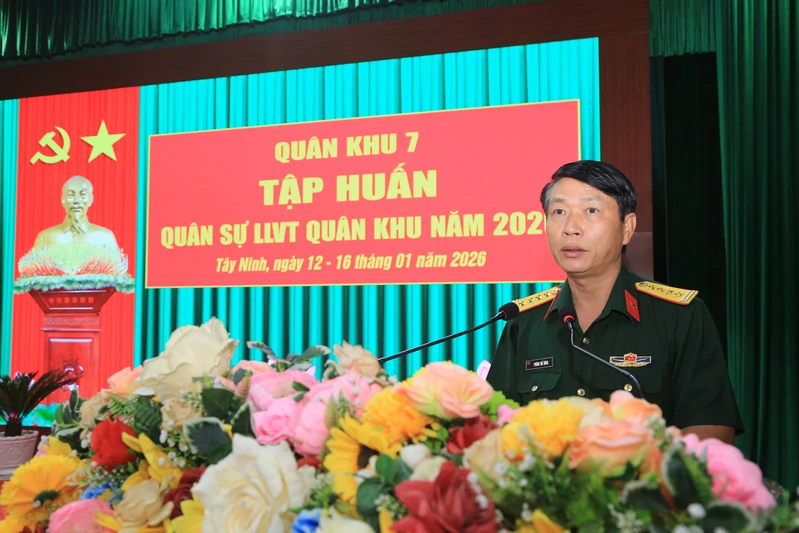 Quân khu 7 tập huấn quân sự LLVT Quân khu năm 2026