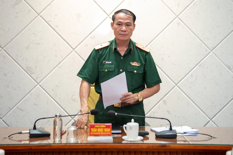 Thiếu tướng Trần Ngọc Minh kiểm tra kết quả kiểm kê tài sản công tại Bộ Tư lệnh Thành phố Hồ Chí Minh