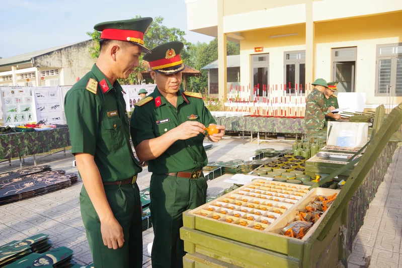 Sư đoàn 7: Bế mạc Hội thao khung cán bộ huấn luyện chiến sĩ mới năm 2026