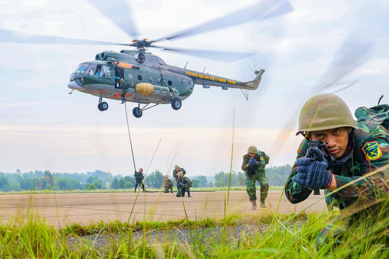 Bộ đội Đặc công vượt mọi giới hạn