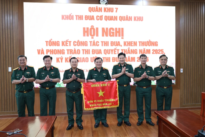 Khối thi đua số 1 Quân khu 7 tổng kết công tác thi đua khen thưởng và phong trào thi đua quyết thắng năm 2025
