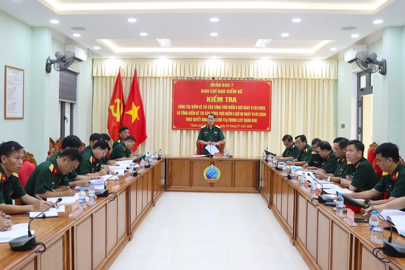 Ban chỉ đạo kiểm kê Quân khu 7 kiểm tra Lữ đoàn 77
