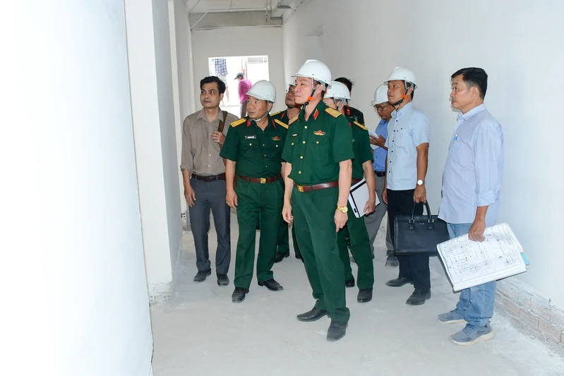 Thiếu tướng Trần Ngọc Minh, Phó Tư lệnh Quân khu kiểm tra công trình xây dựng trụ sở Viện kiểm sát quân sự Quân khu 7