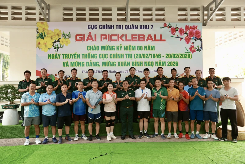 Cục Chính trị Quân khu 7 khai mạc Giải Pickleball chào mừng 80 năm Ngày truyền thống Cục Chính trị Quân khu