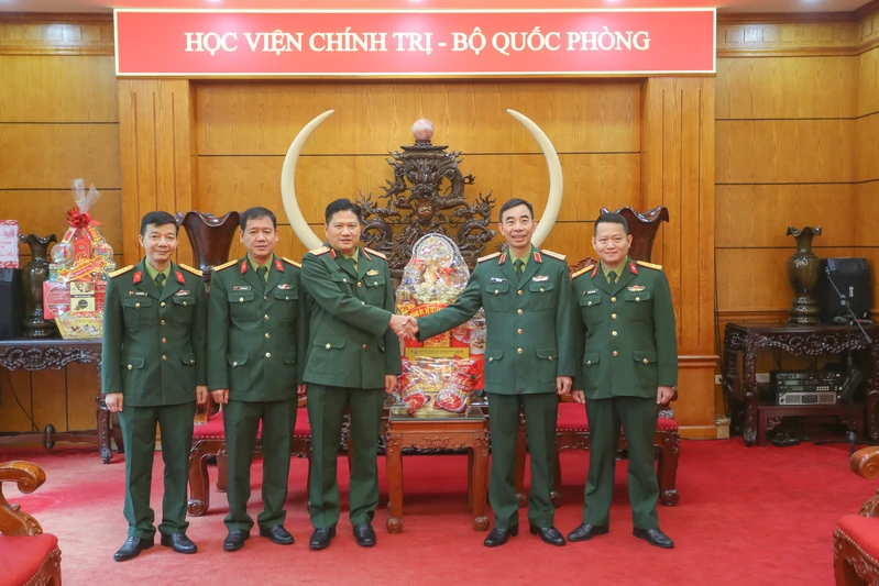 Thiếu tướng Phạm Anh Tuấn thăm và chúc Tết các đơn vị Bộ Quốc phòng và cơ quan Báo chí tại Thủ đô Hà Nội