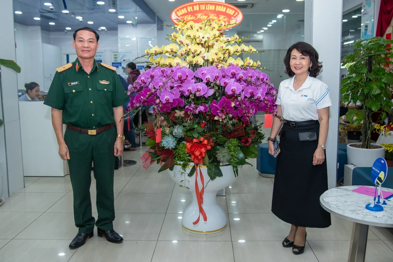 Thiếu tướng Trần Ngọc Minh chúc Tết các doanh nghiệp