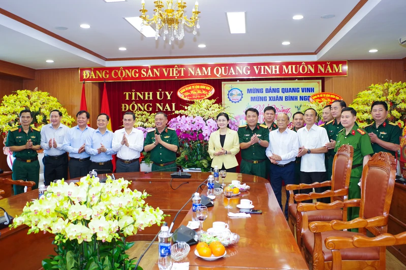 Thiếu tướng Trần Chí Tâm, Phó Chính ủy Quân khu 7 thăm, chúc Tết tại tỉnh Đồng Nai